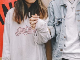 哪家相亲网更靠谱:夫妻一起做哪些事能增进感情?