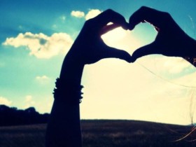 征婚相亲网网友在恋爱中受委屈,成都百和情缘婚介谈感情经营