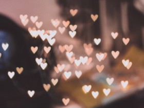 女生喜欢一个人会有什么表现?