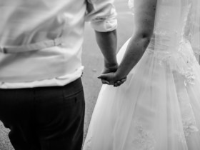 征婚网站哪个好:用什么借口加女生微信号?